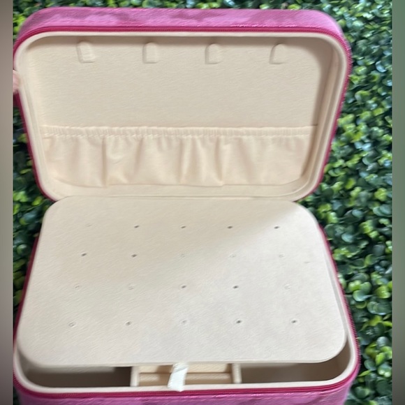 🎉💕 NEW Grace Pink Jewelry Travel Zip Closure Case Gifts - Picture 3 of 6